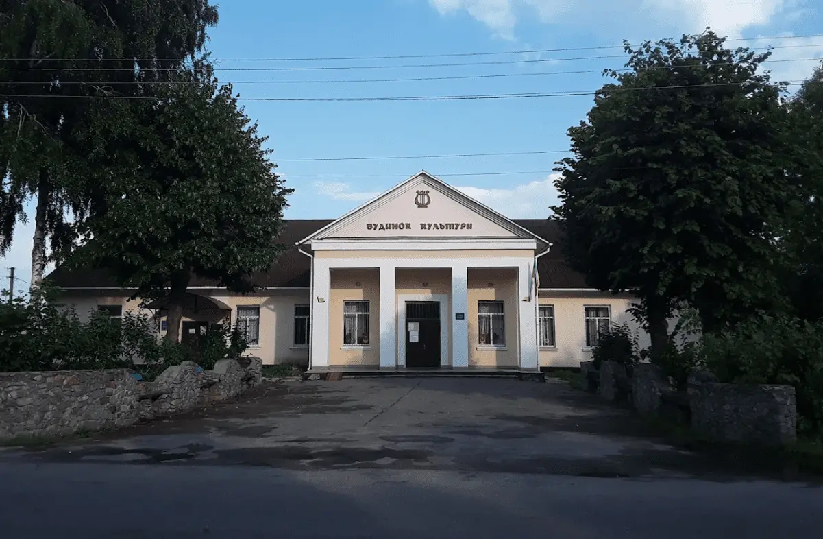 У Фурсах за 196 тисяч гривень ремонтуватимуть покрівлю будинку культури