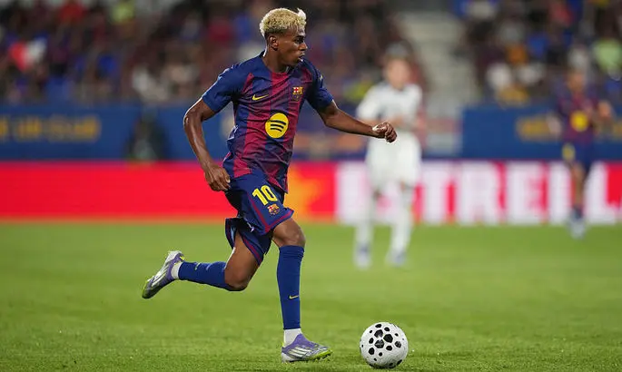 Barcelona Dominates Como in Decisive Friendly Victory