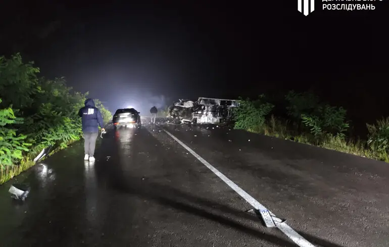 Детектив НАБУ втрапив у ДТП. Водій вантажівки отримав тяжкі травми