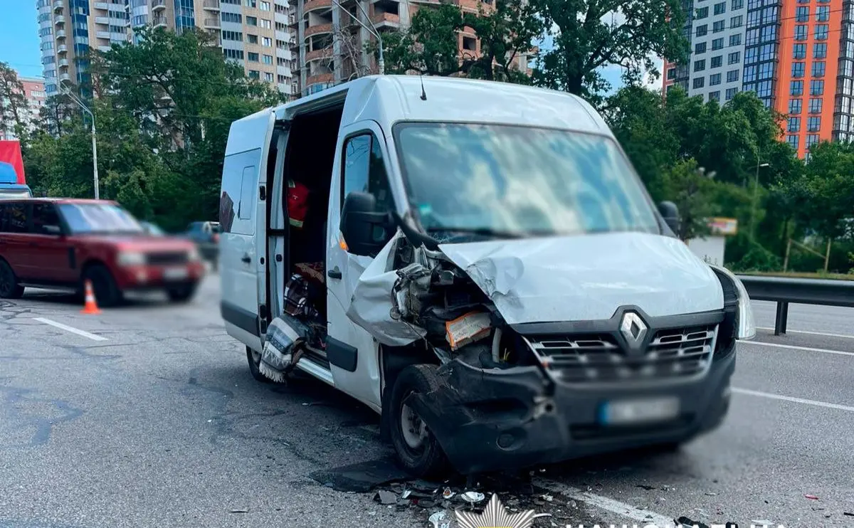 У Києві внаслідок ДТП у Святошинському районі постраждали діти: поліція встановлює обставини