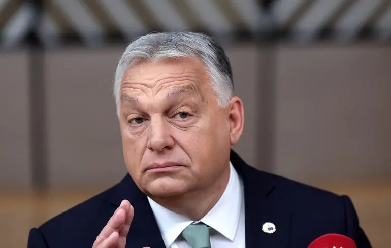 Російські дрони у Польщі неприйнятні, але поляки по вуха у війні — Орбан