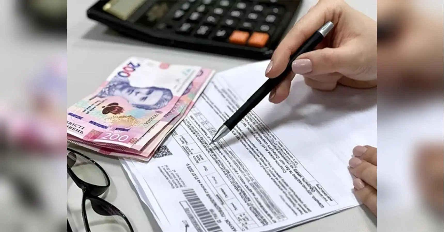 В Україні суди блокують банківські картки боржників щодо комуналки: що кажуть юристи