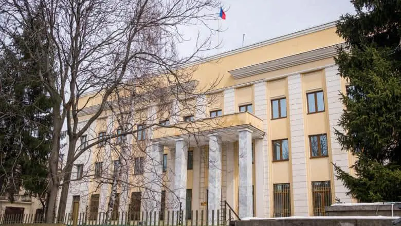 Румунія викликала російського посла через убивство цивільних у Києві