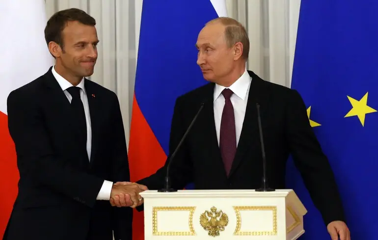 Макрон вперше за 3 роки поговорив з Путіним