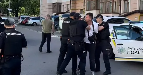 У патрульній поліції прокоментували силове затримання чоловіка у Рівному