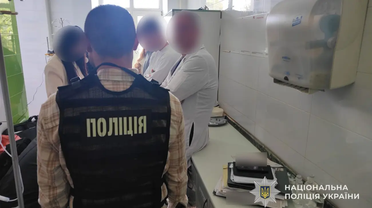 Голова ВЛК вимагав хабар у військового за "потрібний" діагноз – поліція