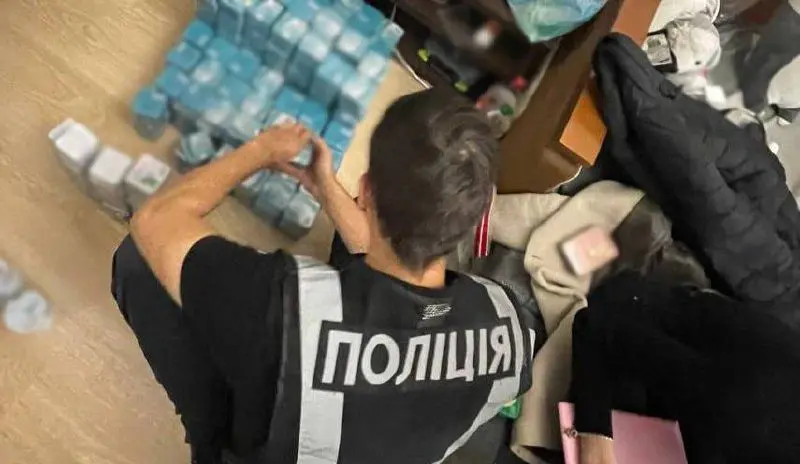 У Києві викрили масштабний канал збуту психотропів під виглядом препаратів для схуднення