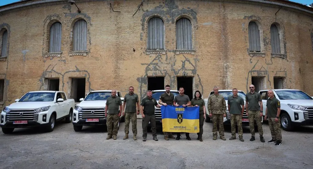 Микола Калашник: Київщина передала п’ять пікапів 429-му окремому полку безпілотних систем «АХІЛЛЕС»