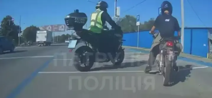 У Чернівцях за кермування мотоциклом протокол склали на маму водія