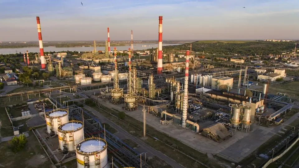 Drone Attack Hits Oil Refinery in Saratov Region