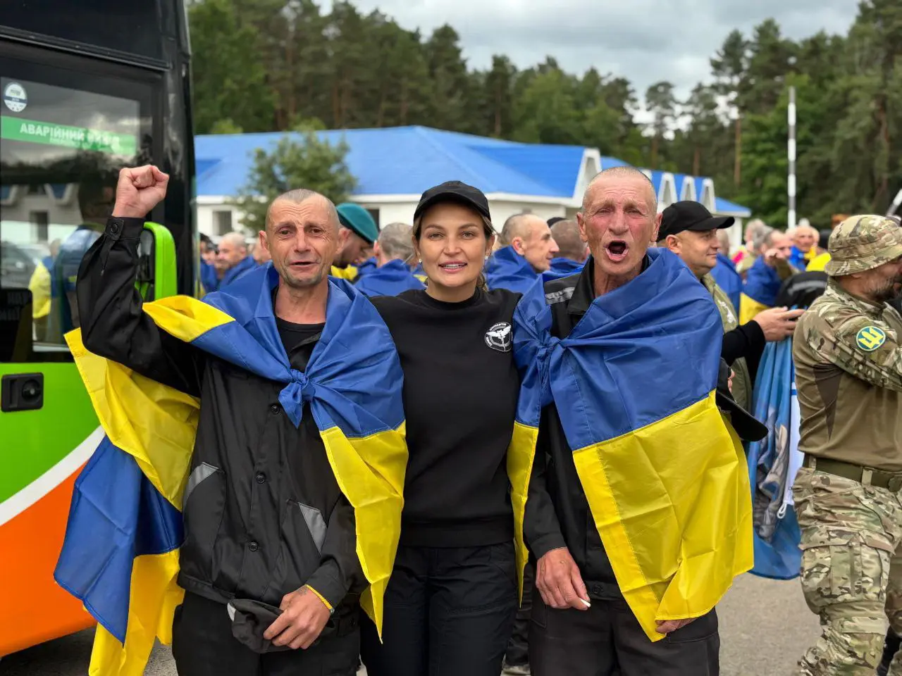 Сьогодні з ворожої неволі повернулися ще четверо захисників з Вінниччини