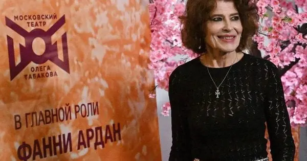 Французька акторка Фанні Ардан відвідала Москву з виставою