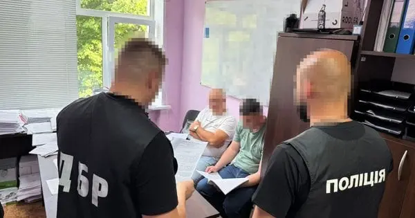 ДБР затримало начальника відділу штабу, який заробив 2,4 млн грн на незаконних бойових виплатах