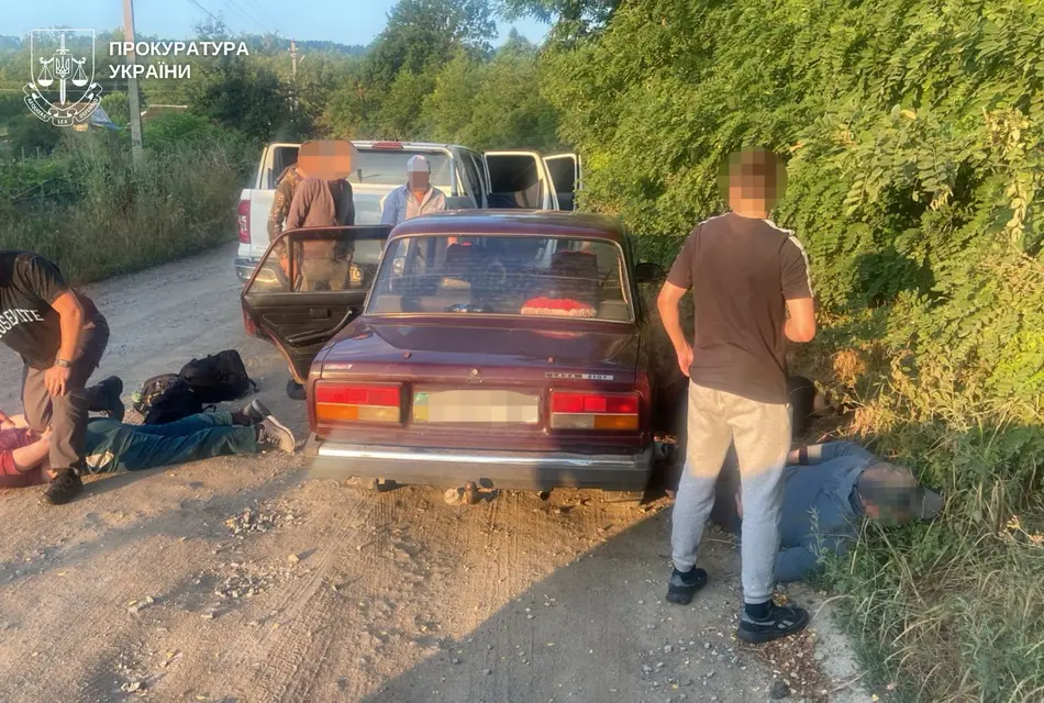 Двох жителів Вінниччини судитимуть за незаконну переправу чоловіків до Молдови