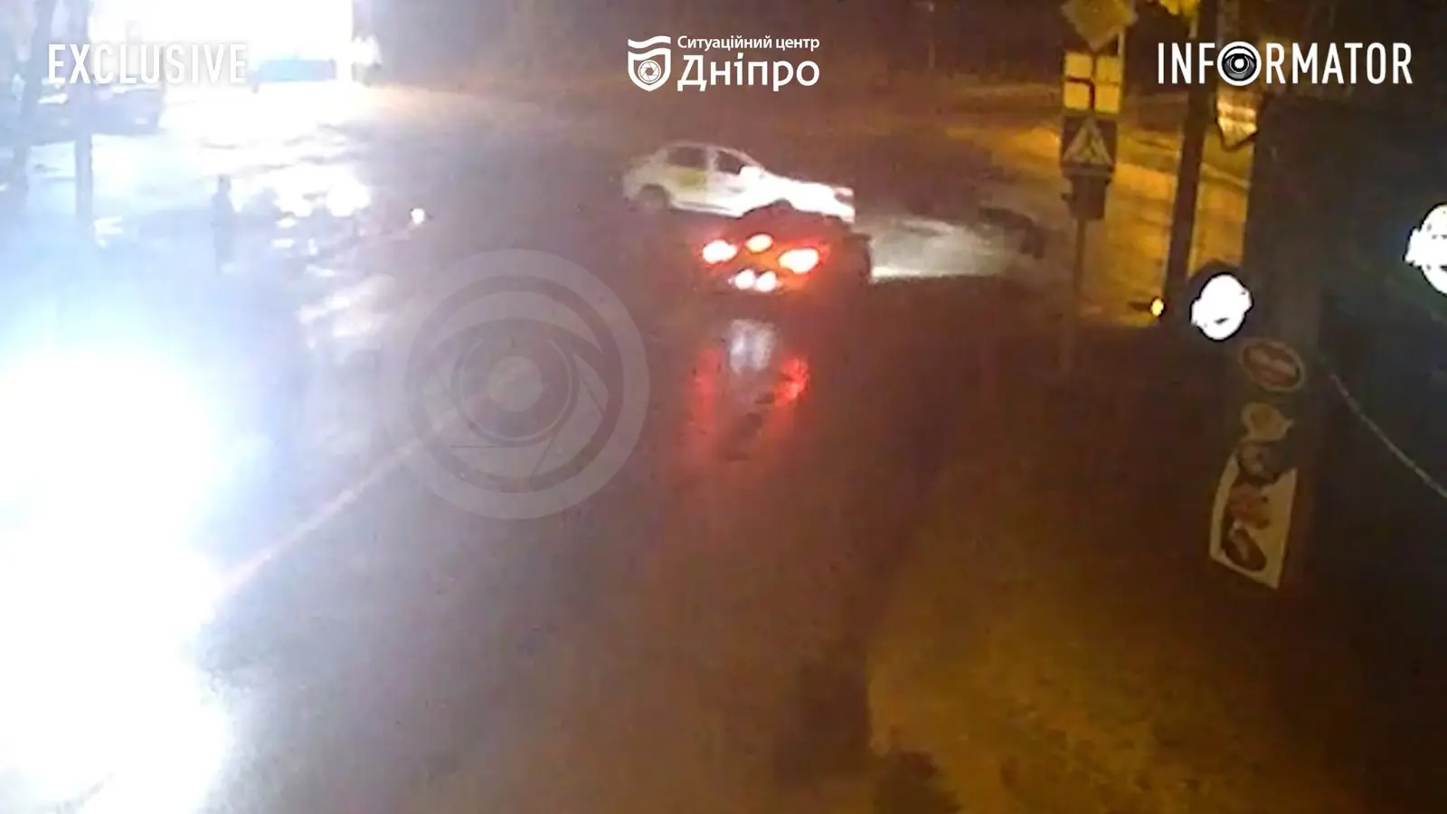 У Дніпрі на Передовій Renault в'їхав у автівку служби таксі Opti: відео моменту ДТП