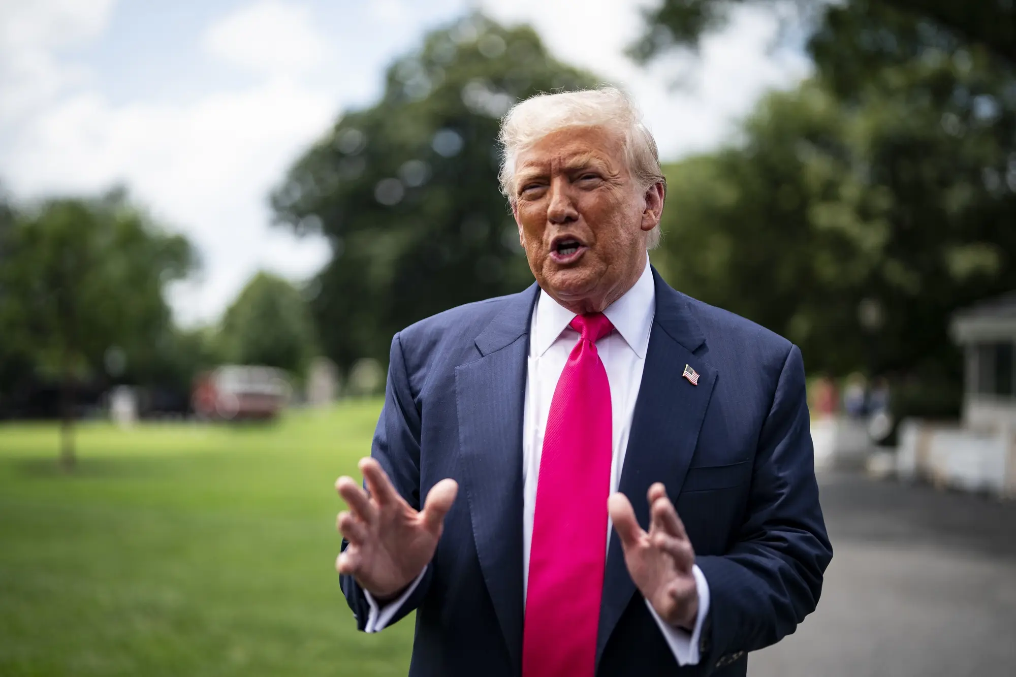 Трамп заявил, что обсудит вопрос обмена территориями с Путиным, но решение – за Украиной