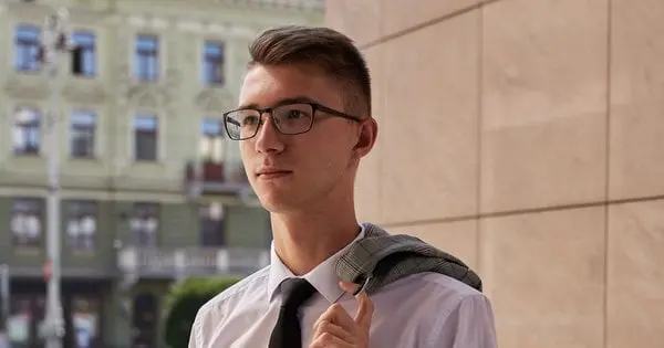 Помічника Олега Синютки оштрафували за невчасно подану в декларацію