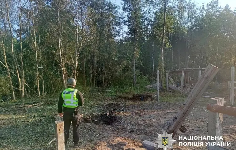 Окупанти масовано атакували дронами Київську область: постраждала дівчина, у трьох районах є пошкодження