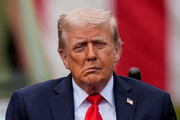 Обличчя перекосило: у Трампа запідозрили інсульт (фото)