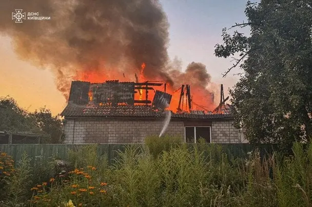 Російські війська завдали ударів по Київщині: що відомо про наслідки (фото)