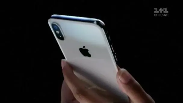 Мати трьох дітей померла від удару струмом, коли тримала в руках iPhone