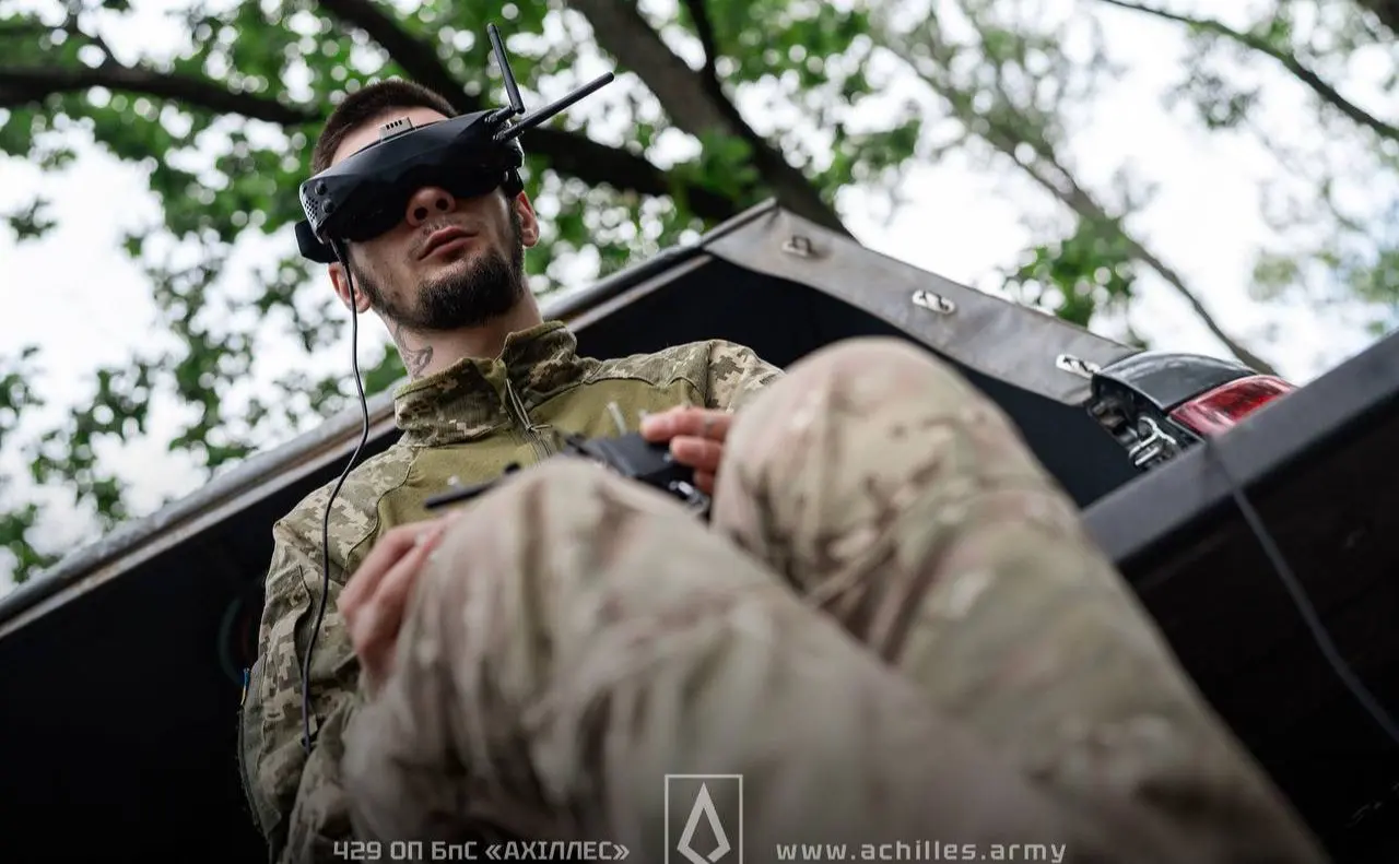 Оператори полку безпілотних систем «Ахіллес» знищили найдорожчий російський танк