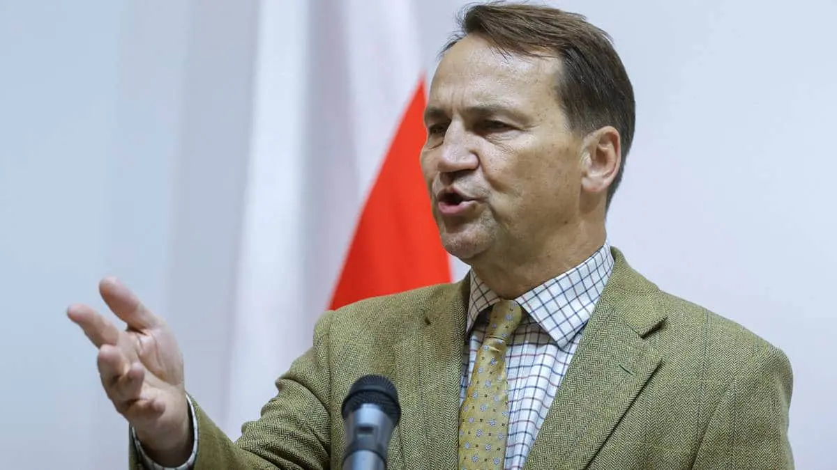 Сікорський покепкував з росіян, які плутаються у версіях власної ж брехні
