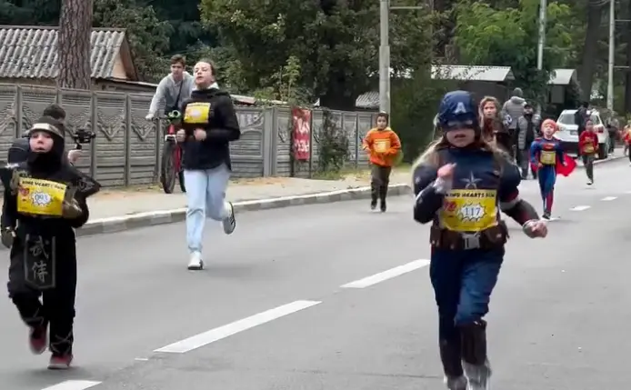 У Бучі влаштували благодійний забіг, щоб зібрати кошти на обладнання для дитячої реанімації