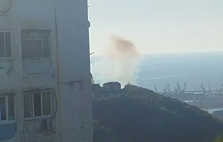 У Туапсе пролунала низка вибухів: місцевий порт атакують морські дрони