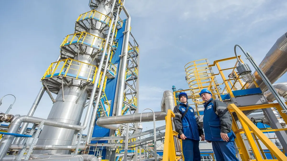 СБУ поразила крупнейший в РФ нефтеперерабатывающий и нефтехимический завод – источник