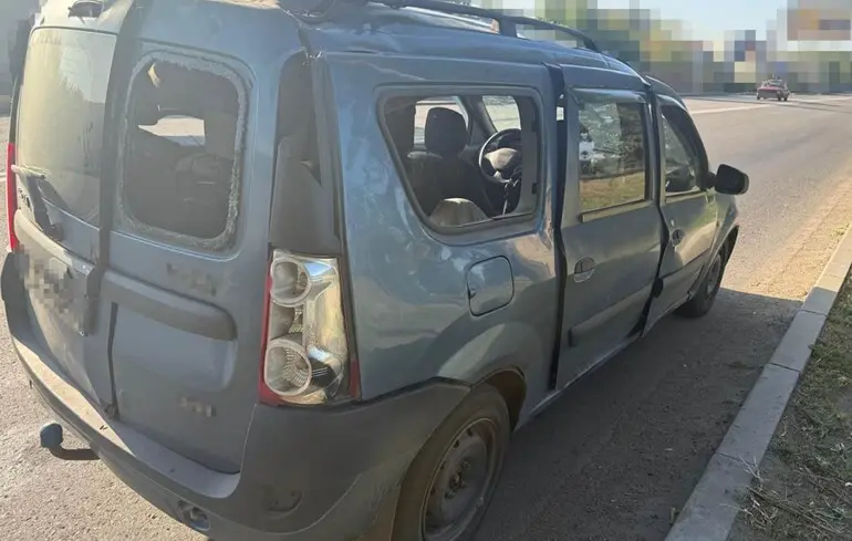 На трасі поблизу Слов’янська дрон влучив в авто: загинула жінка, п’ятеро постраждалих 