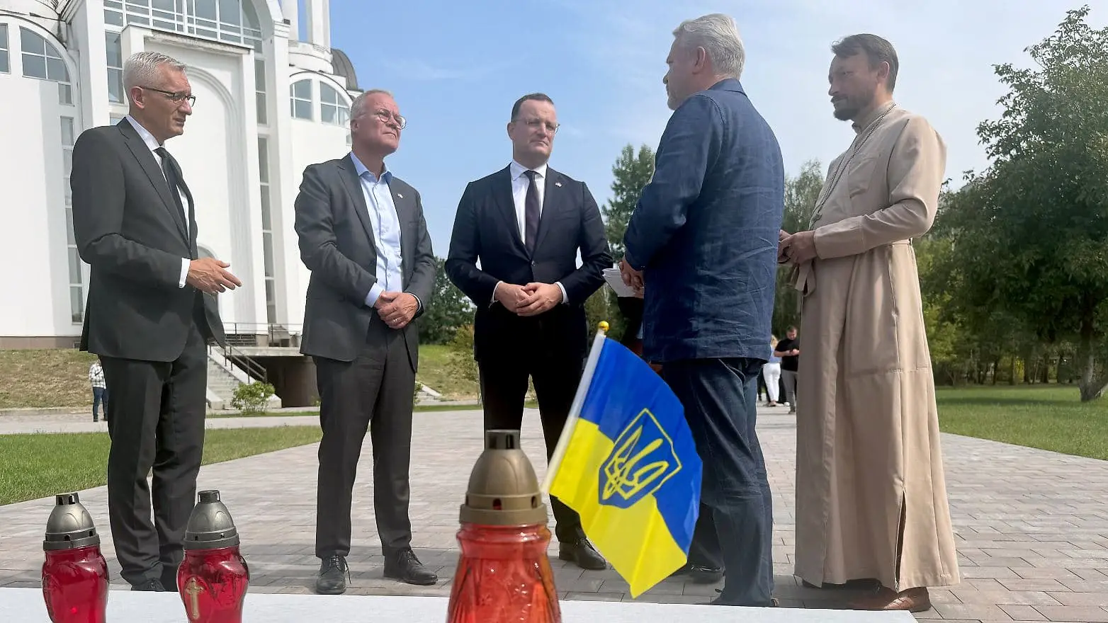 Німеччина обговорює використання заморожених російських активів для