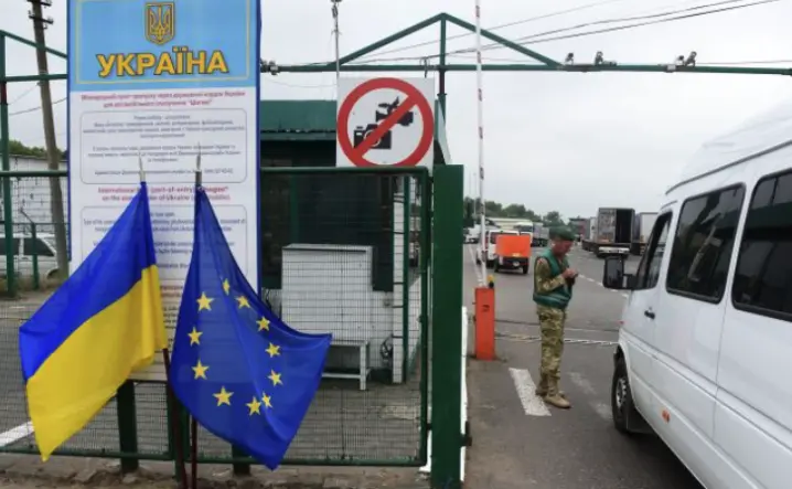 У парламенті зареєстрували законопроєкт про скасування обмежень на виїзд чоловіків за кордон