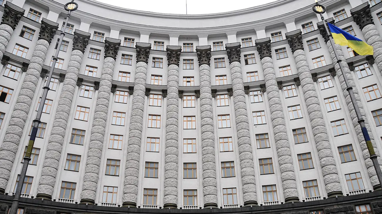 Кабмін схвалив виплату 15 млн грн сім’ям захисників, які загинули в полоні