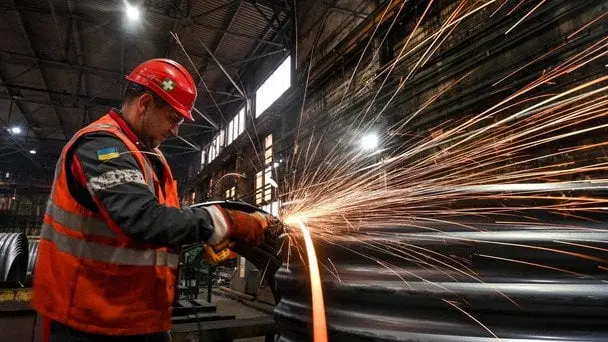 Метінвест поставив 1000 тонн металу для будівництва нових пасажирських вагонів Укрзалізниці