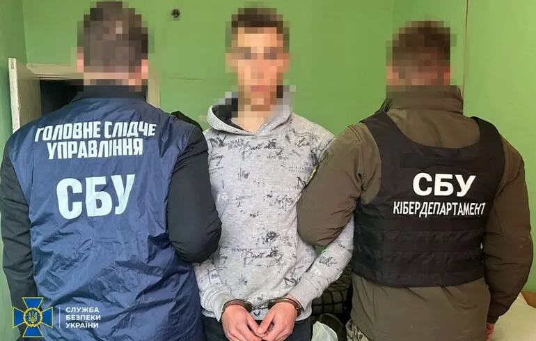 Мав скоригувати удар пі військовому інституту, де сам і вчився: СБУ затримала «крота» ФСБ