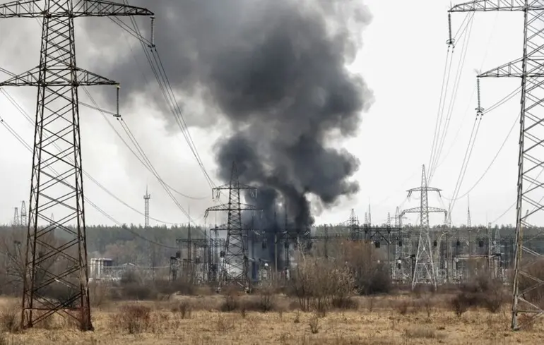 Під час масованої атаки на Вінничину росіяни уразили об'єкт енергетики та житловий будинок — ОВА 
