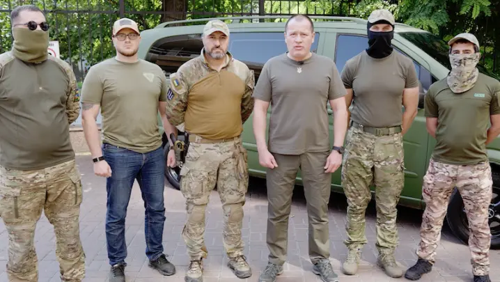 «Українська команда» передала автомобіль розвідникам з іноземного легіону