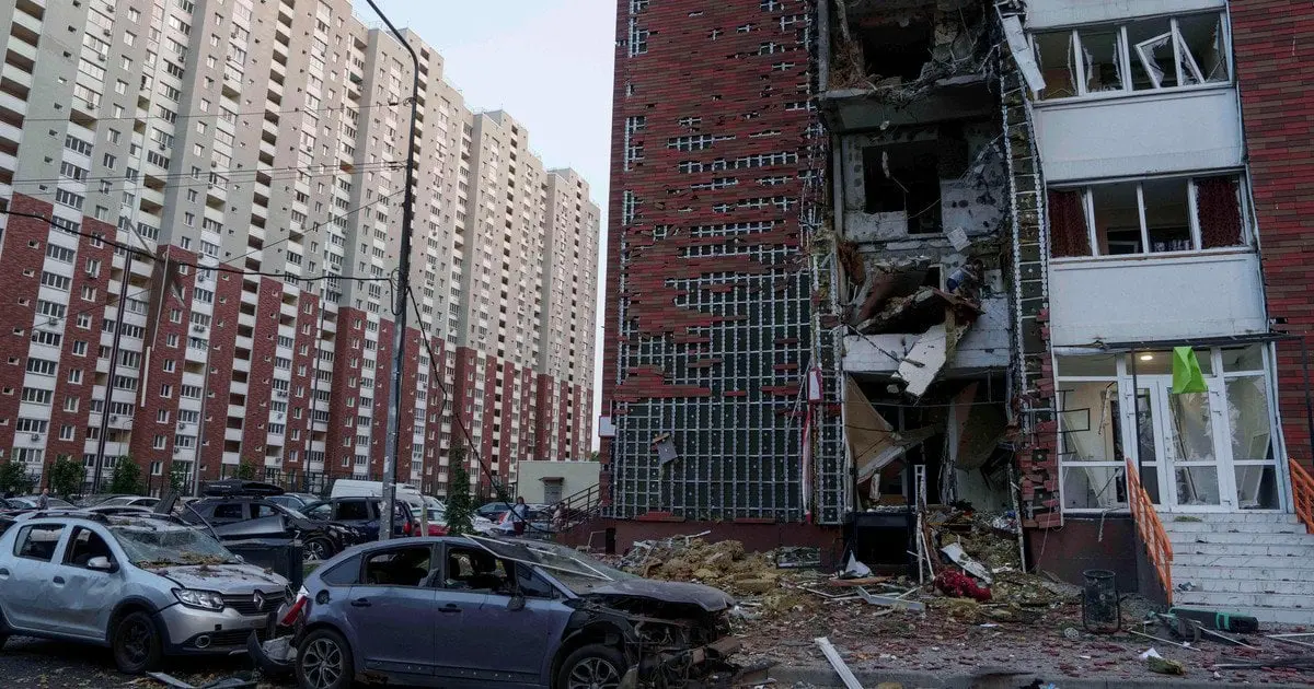 Російська атака на Оболонь в Києві: влада повідомила про загиблу