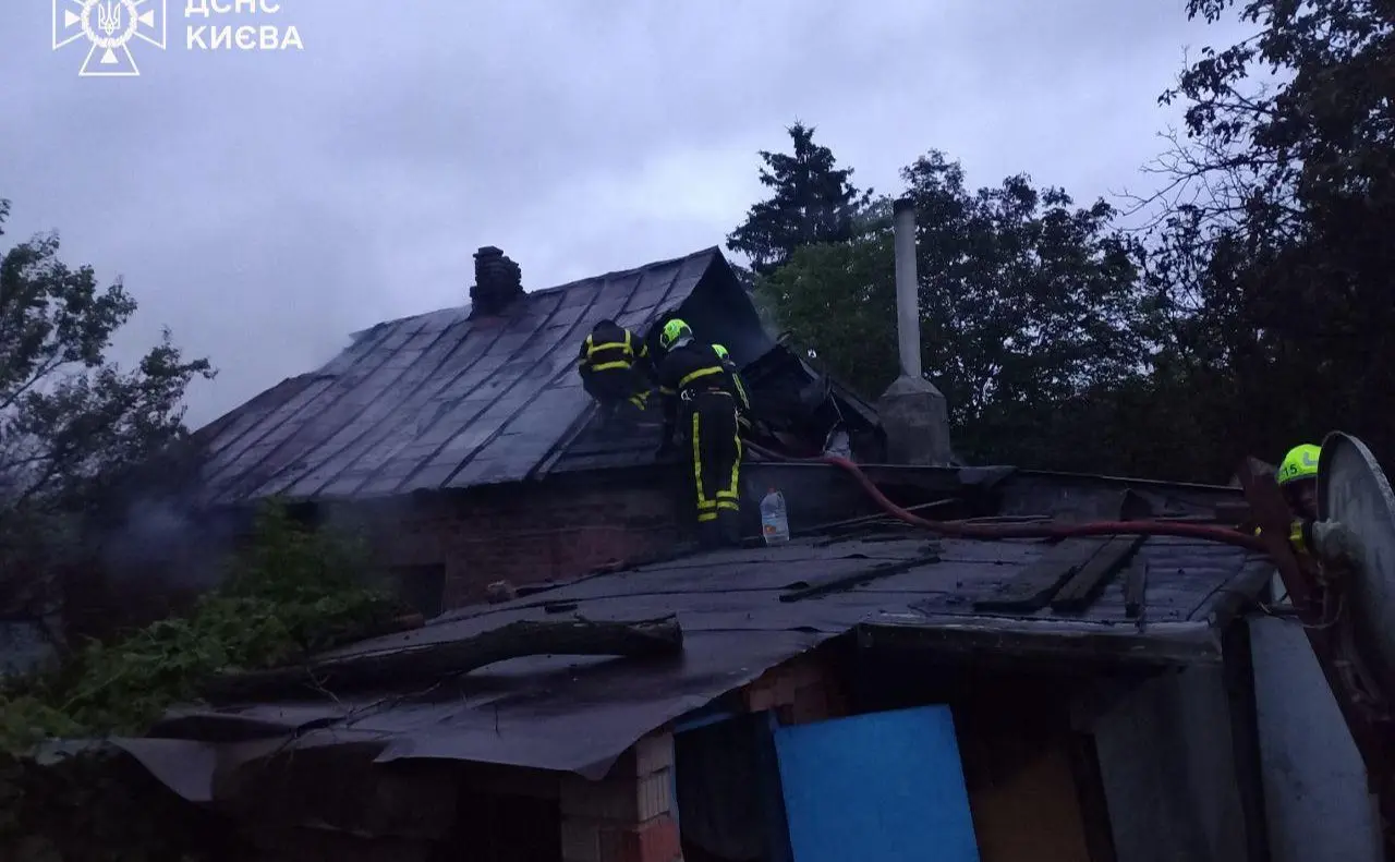 Під час пожежі у будинку в Голосіївському районі виявили тіло чоловіка
