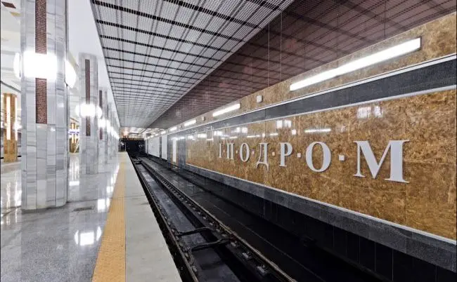 Відновлено роботу другого вестибулю станції метро "Іподром"