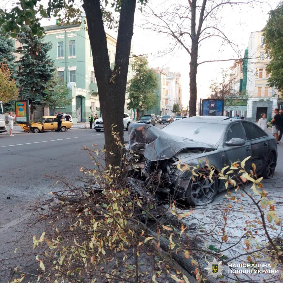Жахлива ДТП на Сумській: зіткнулися Audi та ВАЗ