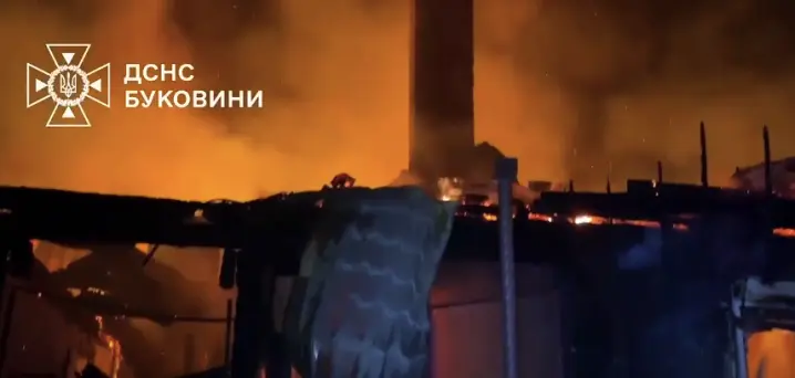 Горів магазин та ресторан: у Мигово трапилась масштабна пожежа