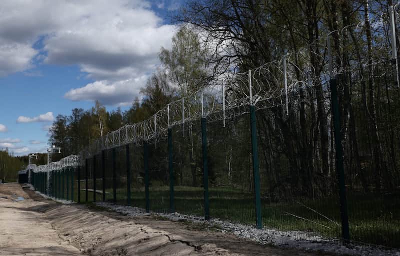 Фінляндія звела перші 35 км паркану на кордоні з Росією