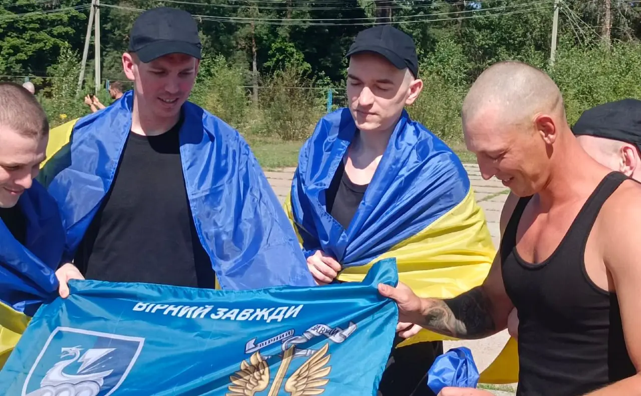 Особливий обмін: додому повернулися 84 українці, серед них — поневолені з 2014 року
