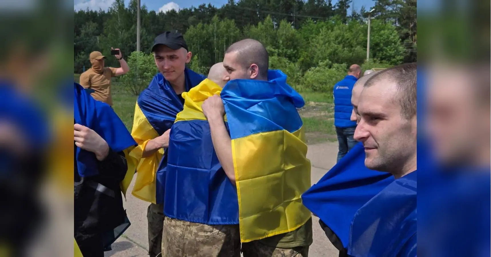«Повернути кожного»: з російської неволі згідно зі стамбульськими домовленостями повернуто частину захисників України (фото)
