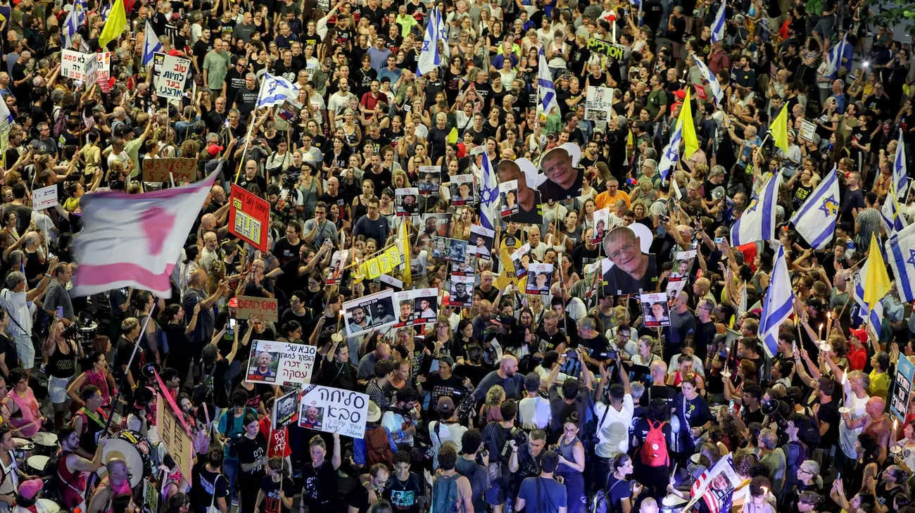 Massive Protest in Tel Aviv Against Netanyahu's Gaza Plan