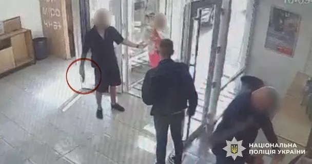 В Ужгороді відвідувач влаштував стрілянину у приміщенні "Нової пошти":деталі інциденту (фото)