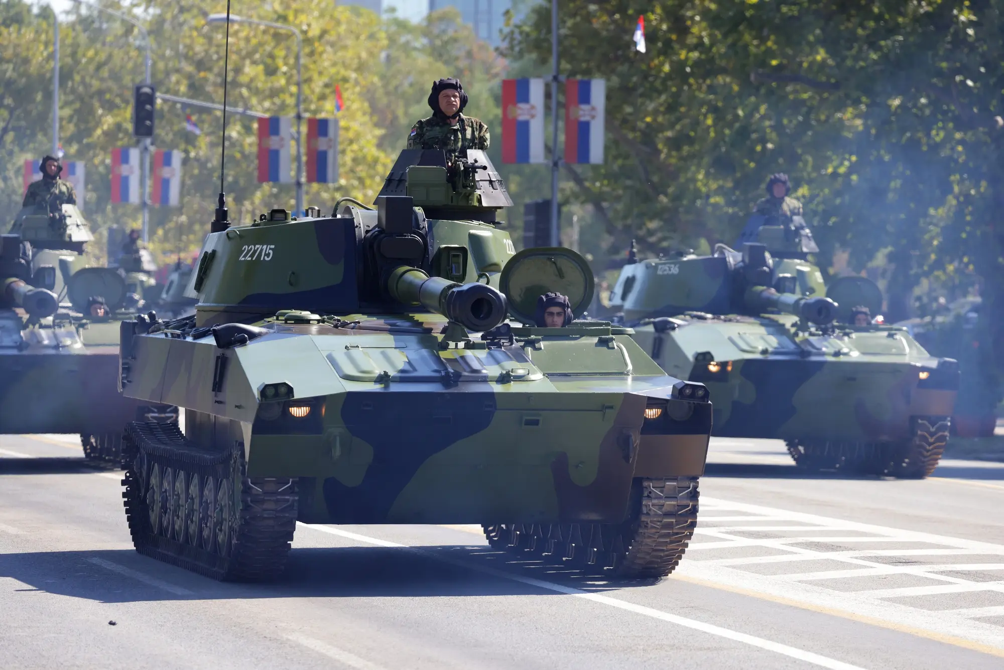 В Сербии прошел военный парад с танками из России и истребителями из Франции – фото