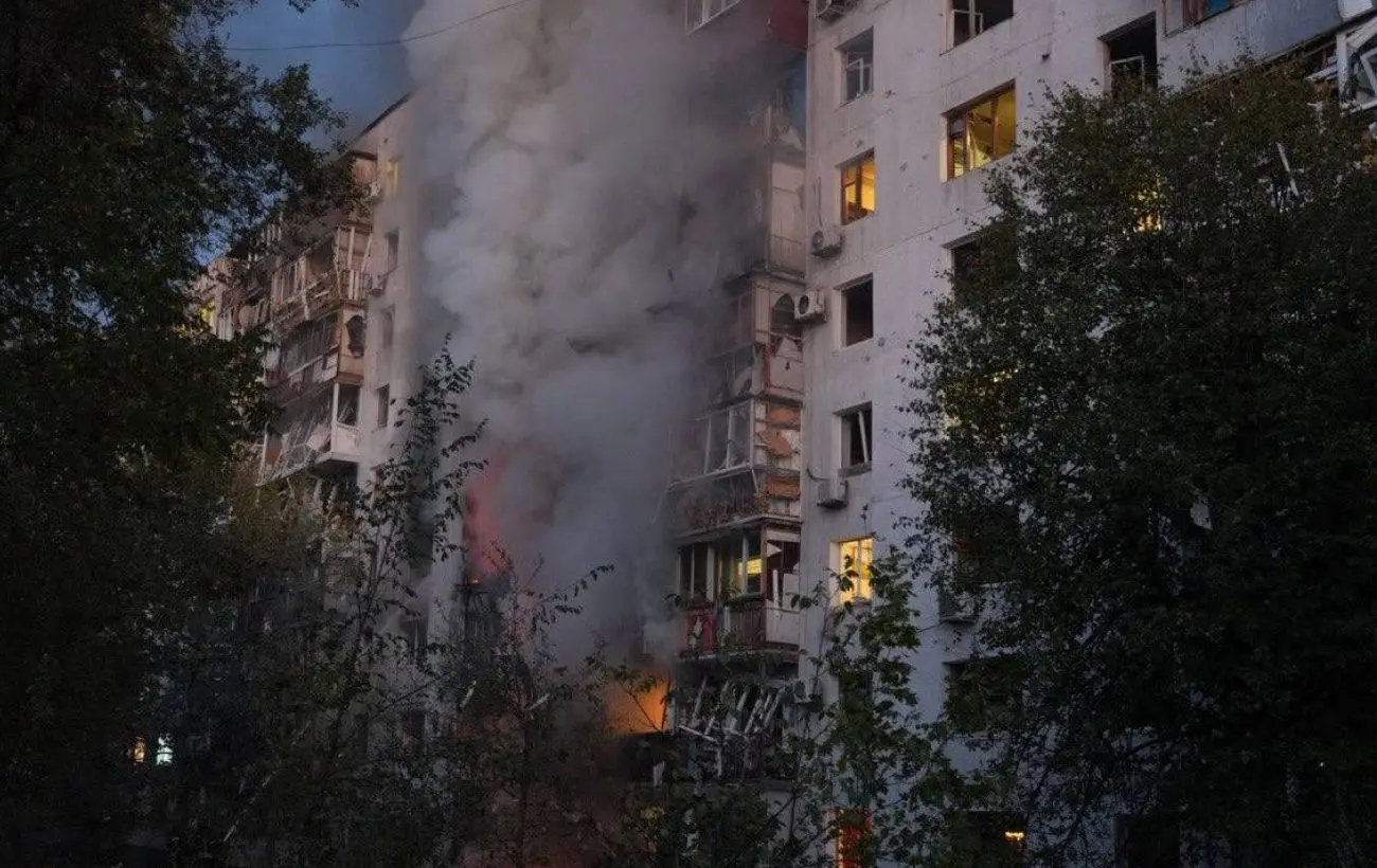 Росіяни завдали ще два удари по Запоріжжю: палає висотка, є поранені